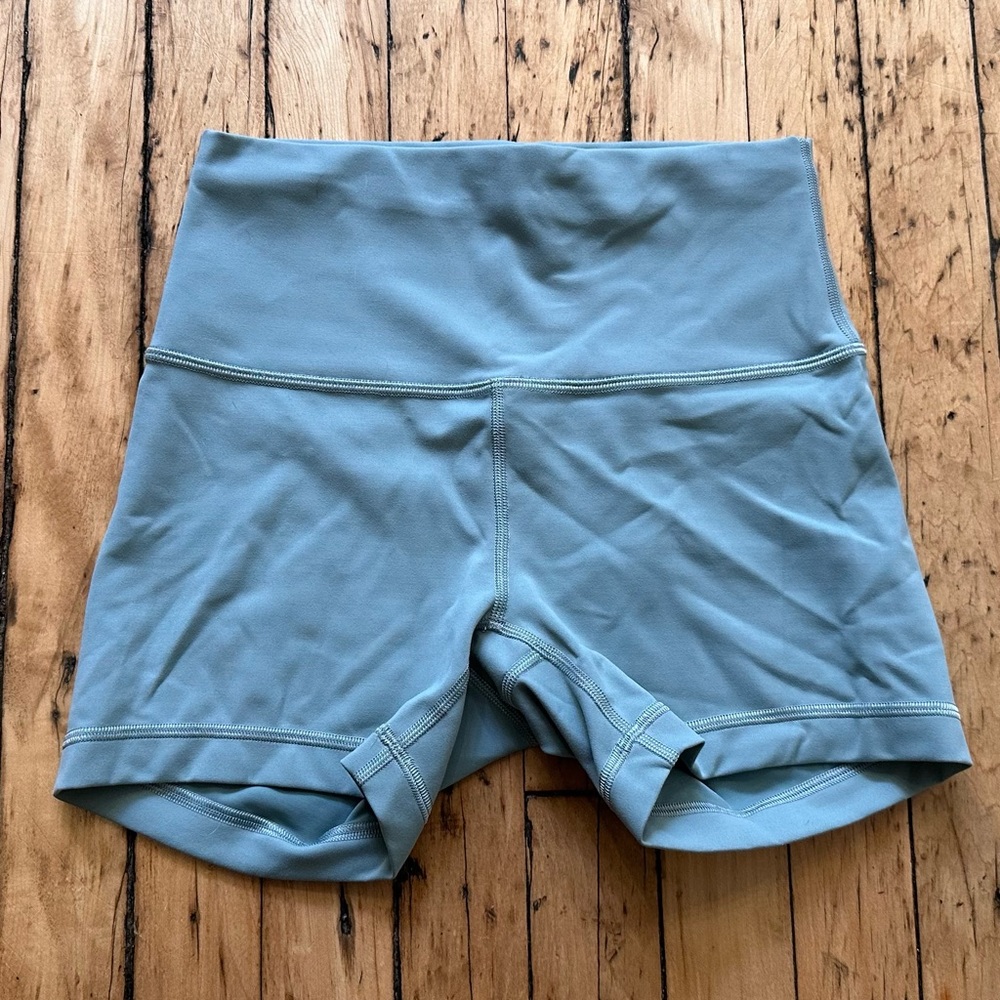NWOT Lululemon Wunder Train High-Rise Short 4" in Misty Glade size 6